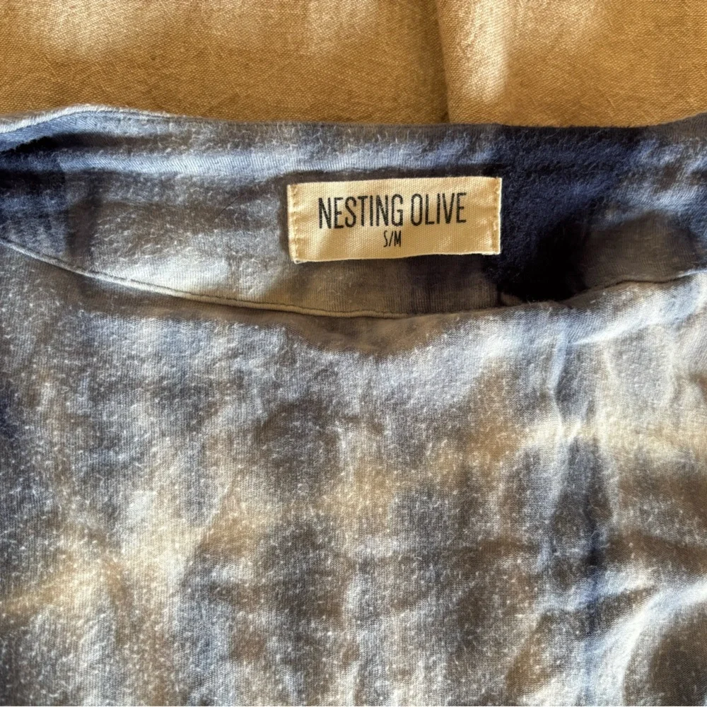 Nesting Olive Robe - Picture 3 of 3